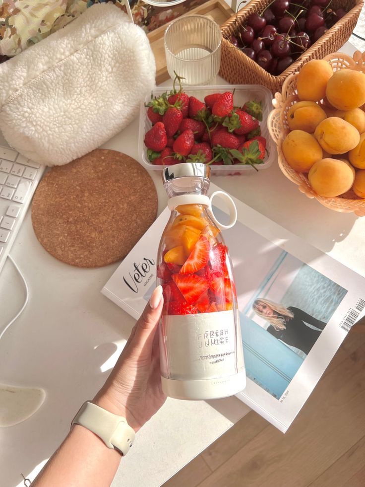 🍓 Fresh Juice Portable Blender Bottle – Blend Anywhere, Anytime!